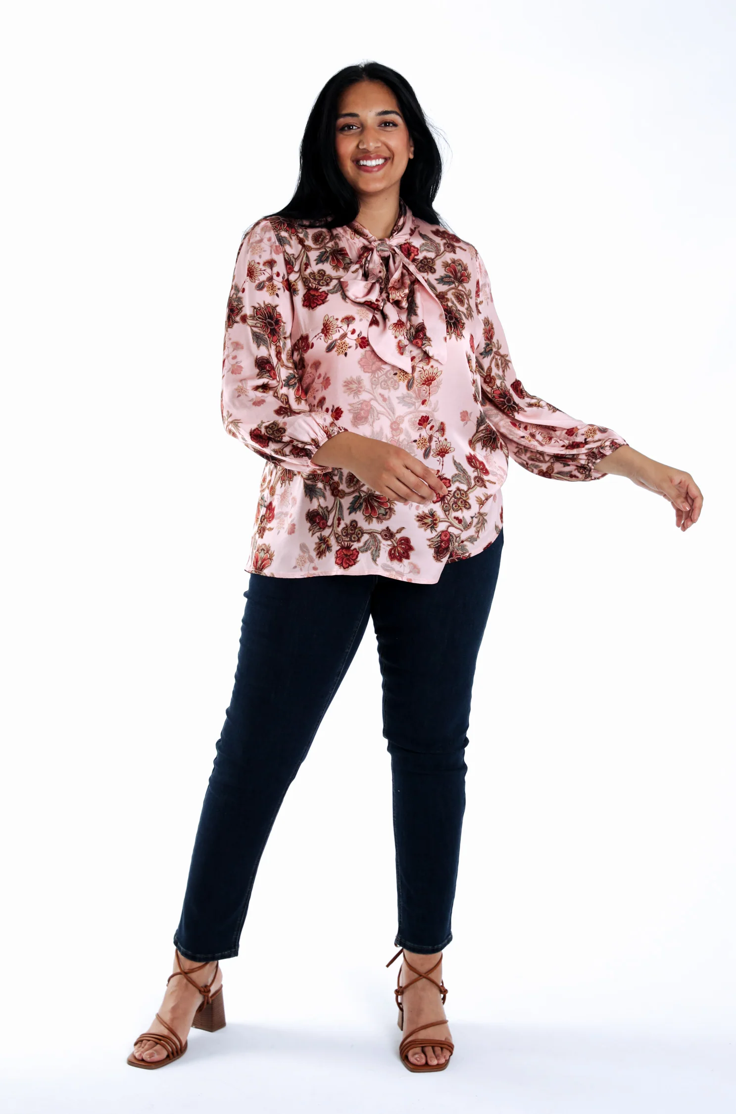 Chemise en viscose avec lavalière imprimé fleurs – Image 5