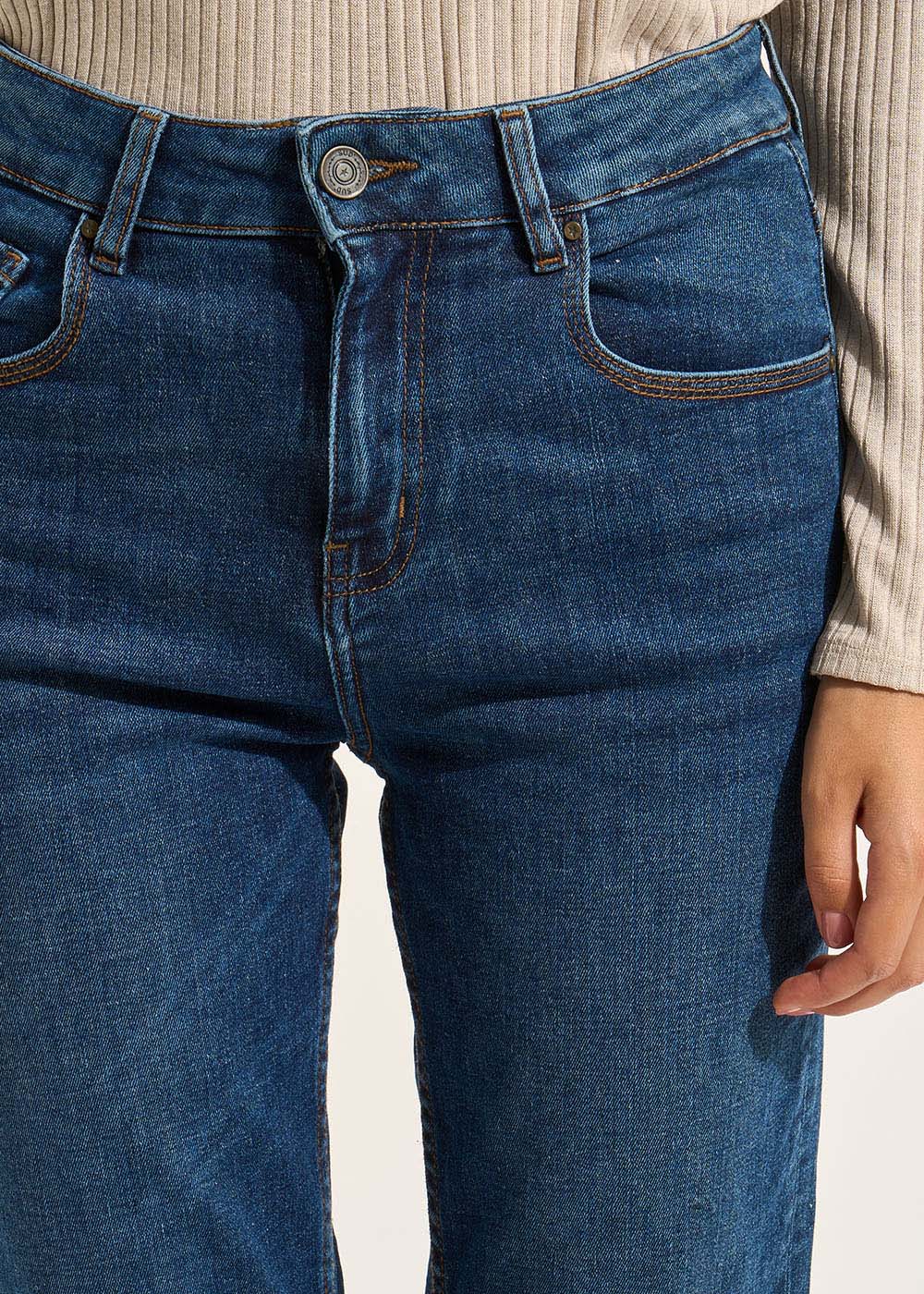 Jean droit taille haute cinq poches