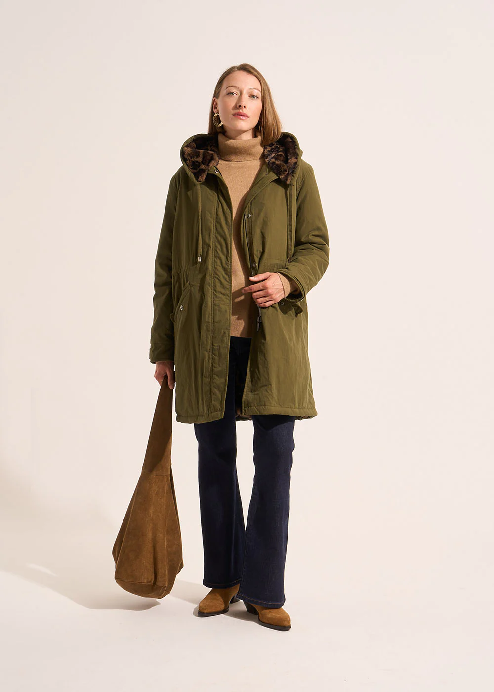 Parka mi longue à capuche avec doublure fausse fourrure léopard