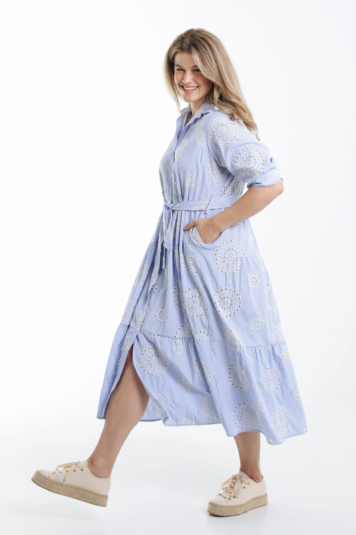 Robe longue rayée avec broderies – Image 8