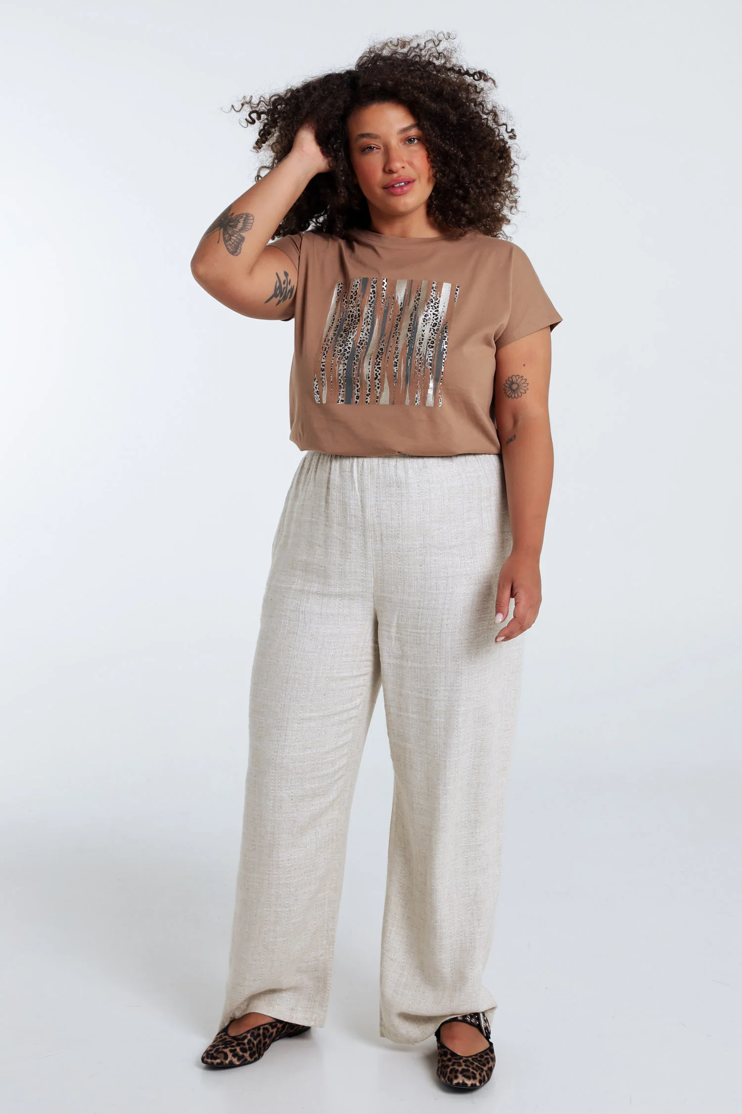 T-shirt uni en coton avec imprimé foil et léopard – Image 8