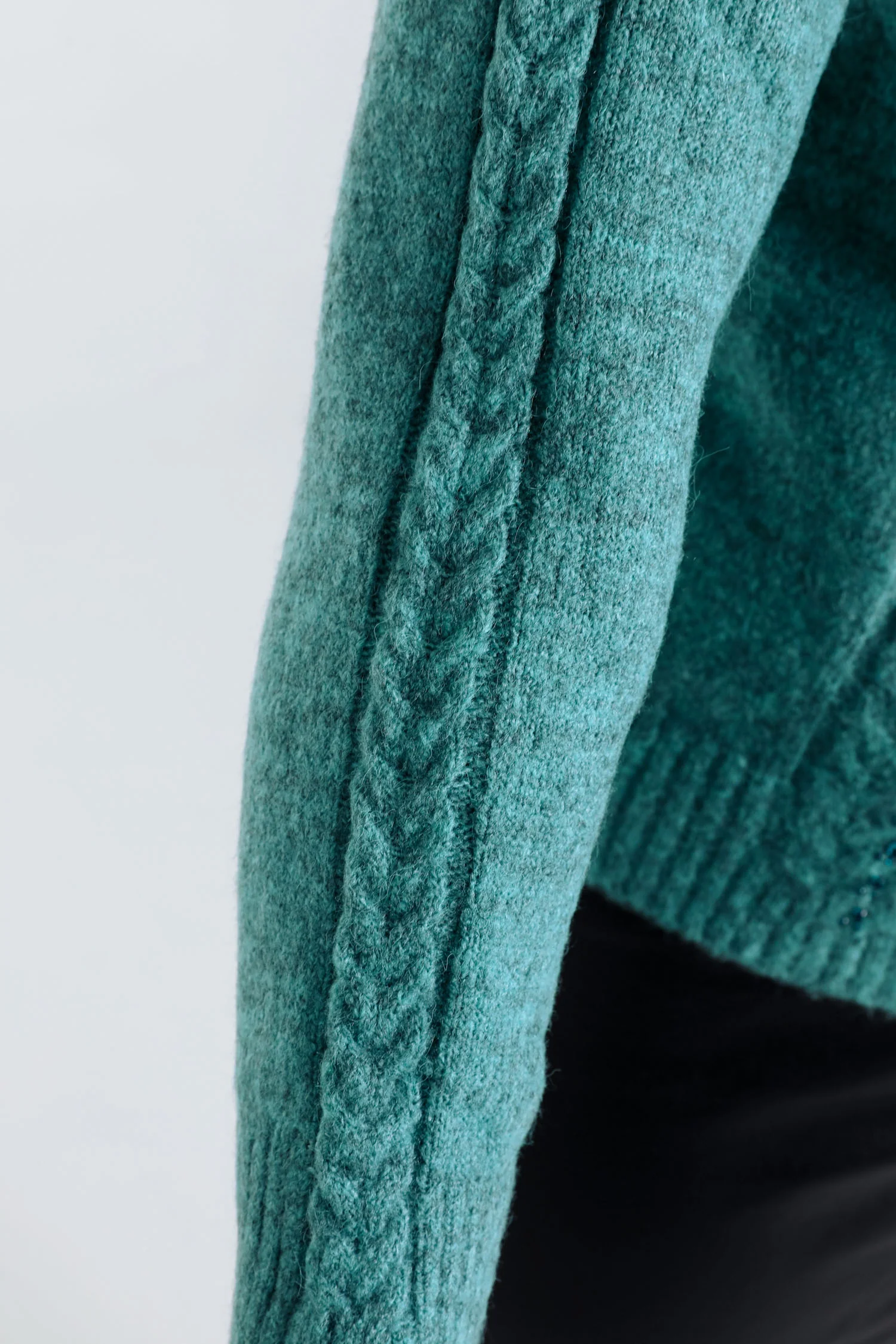 Pull uni torsade et strass – Image 6