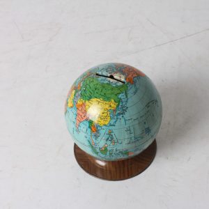 Tirelire globe en tôle – Jouet Mont Blanc