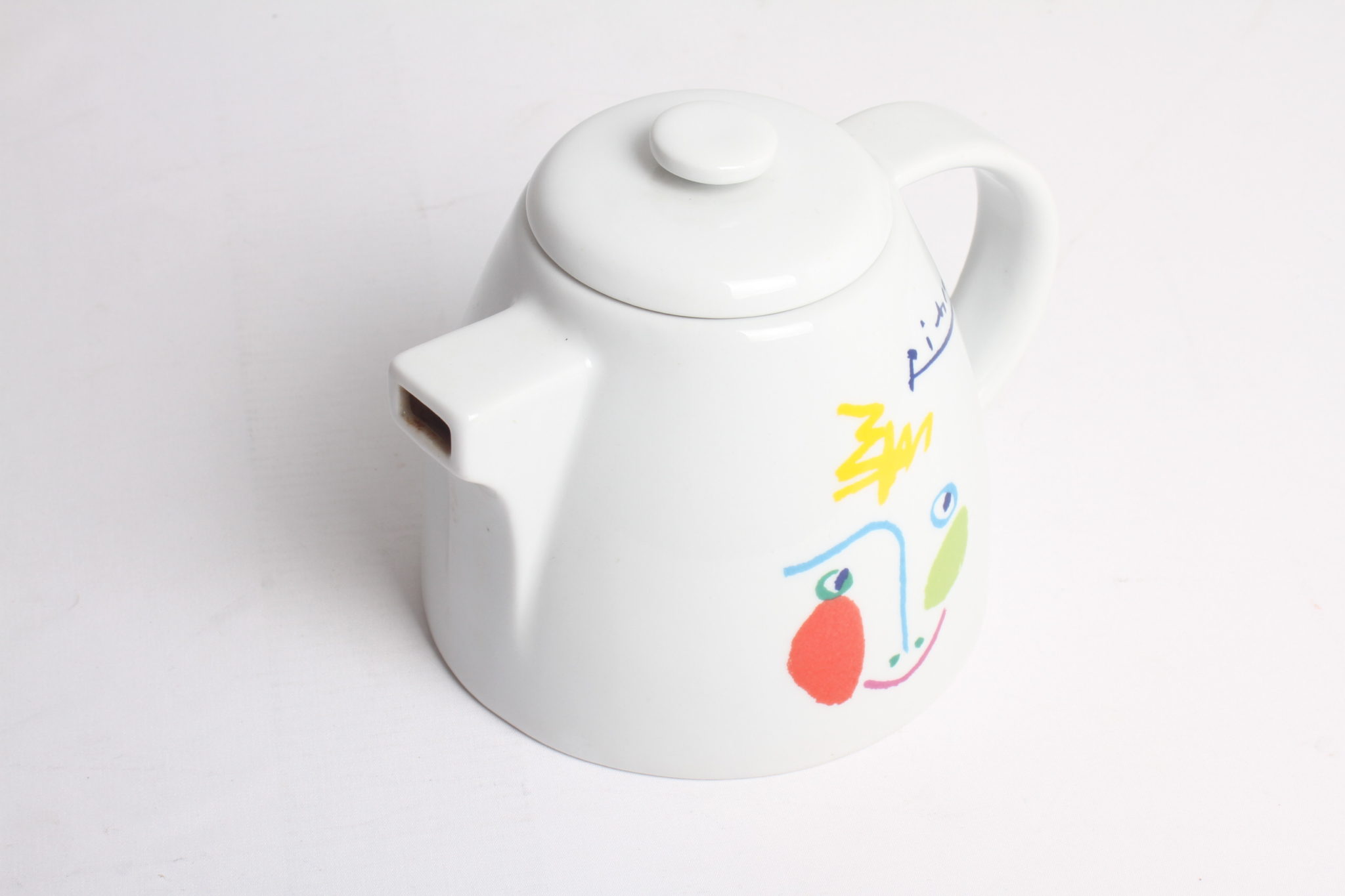 Théière en porcelaine « Picasso » – TOGNANA