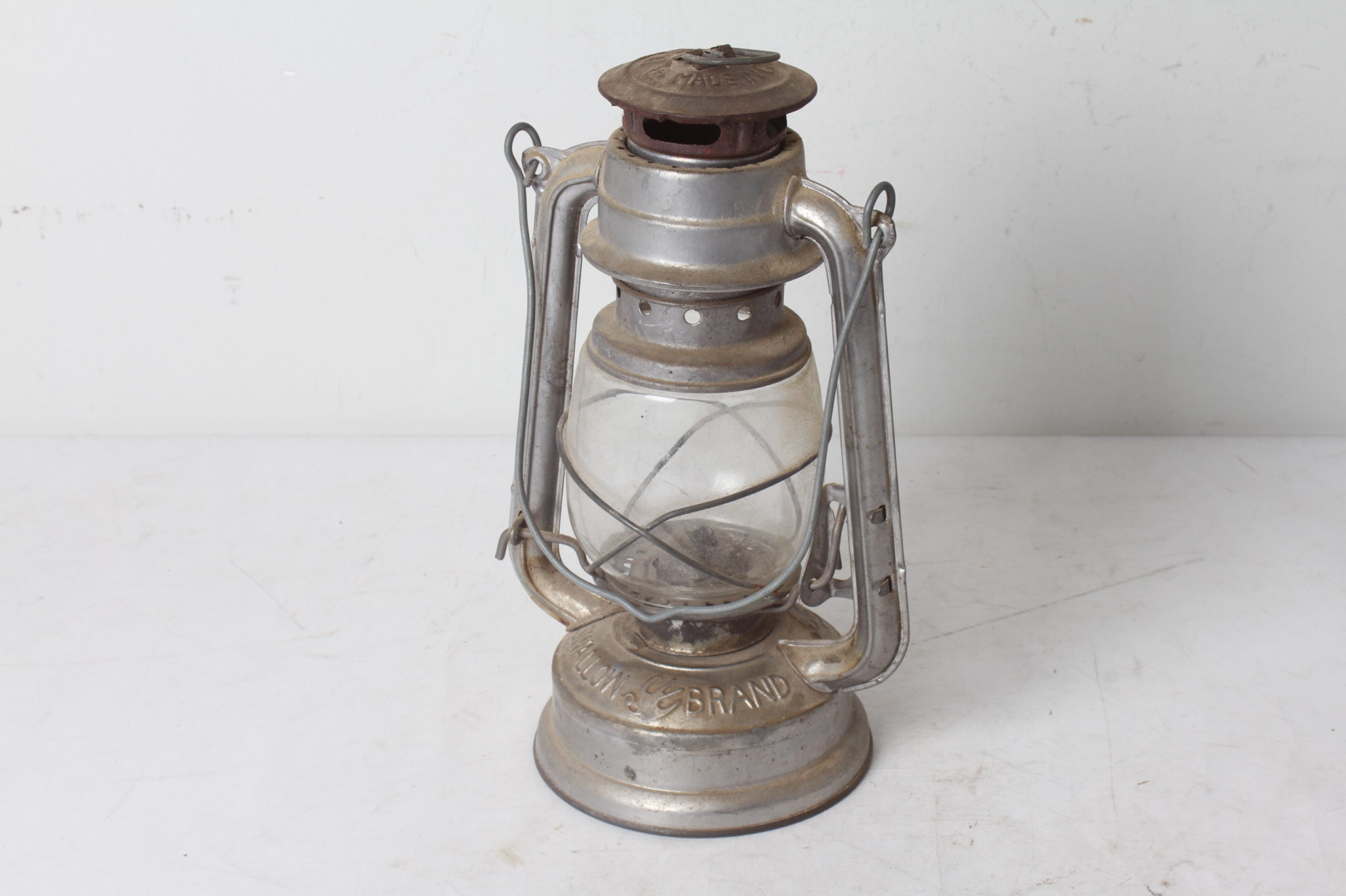 Lampe tempête Swallow Brand 235