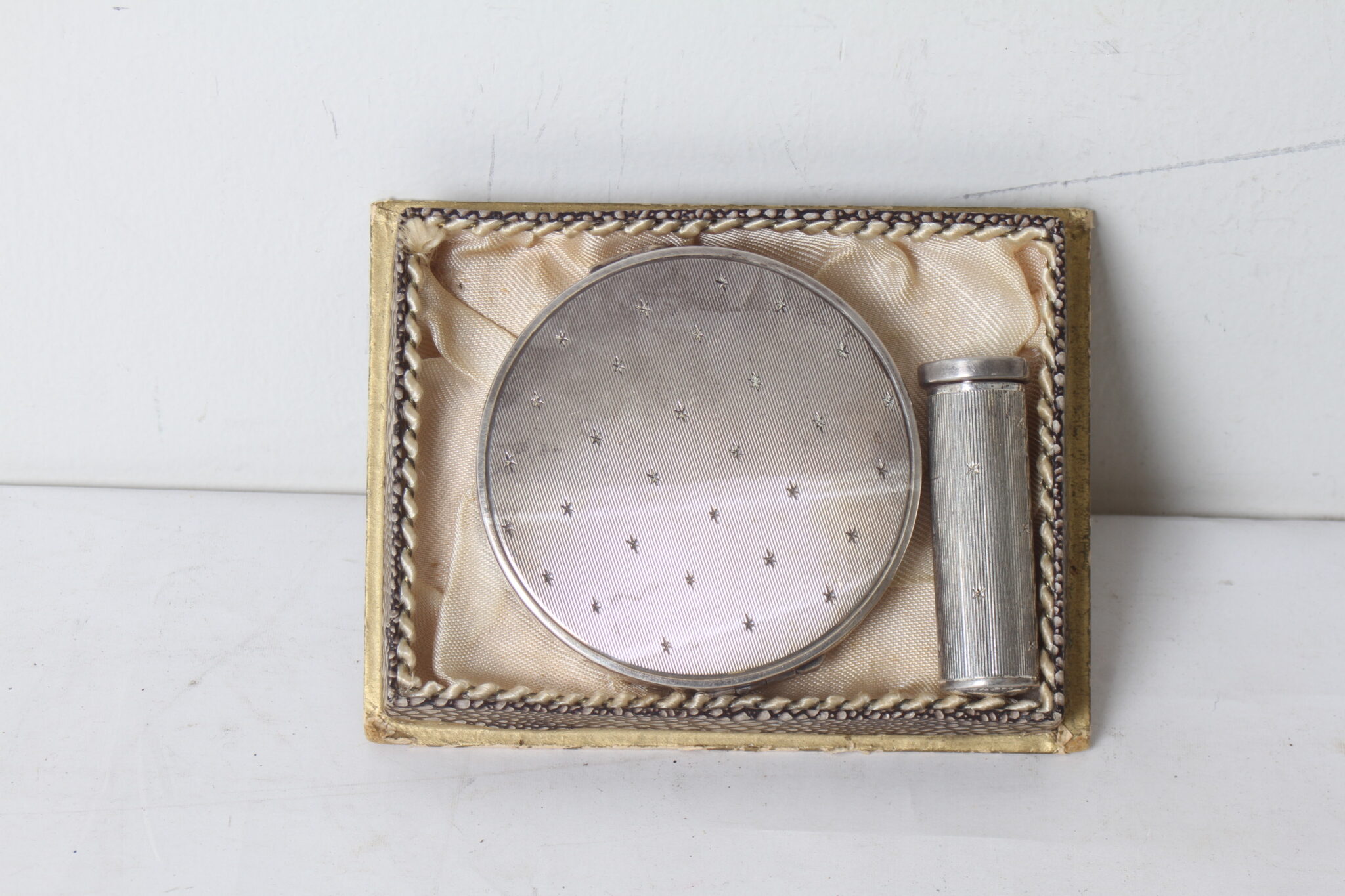 Poudrier en argent – Art Déco